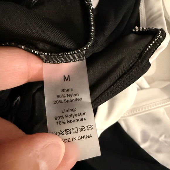 Eomenie One Piece Lace-Up Back, Colorblock Swimsuit.
Size M - Picture 11 of 12